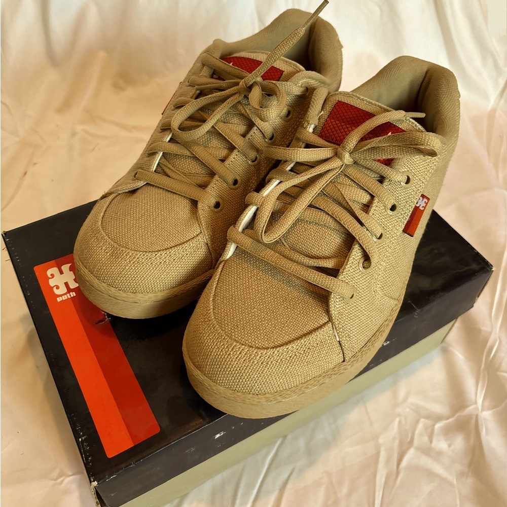 IPATH HEMP SKATEBOARD SHOES SUPER RARE BRAND NEW WITH TAGS SIZE (8 1/2)